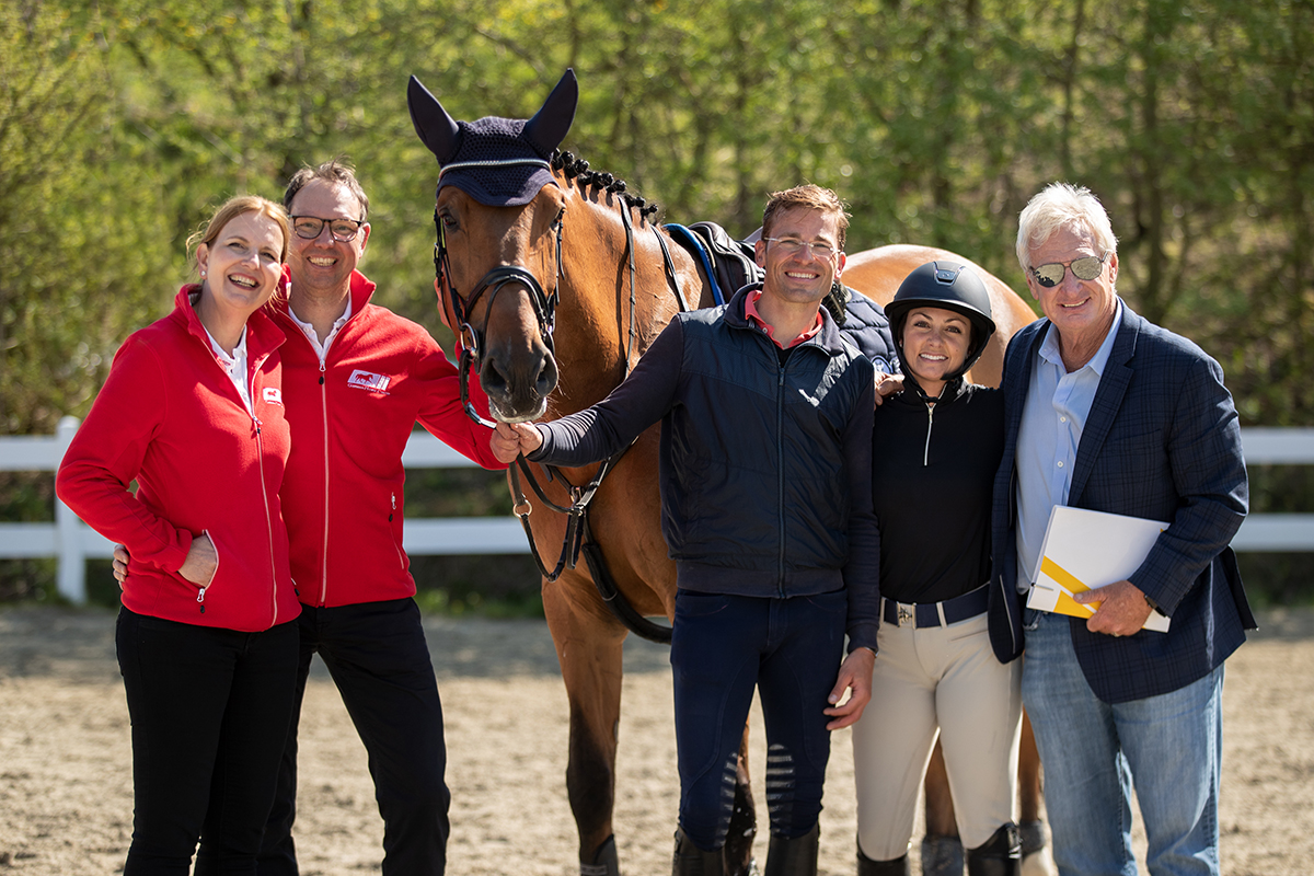From left: Tanja Uredat, GHC, Stefan Kreutz GHC, Jens Wawrauschek GHC partner, Maggie de Fillippo and Frank Madden selecting horses for the US Collection.